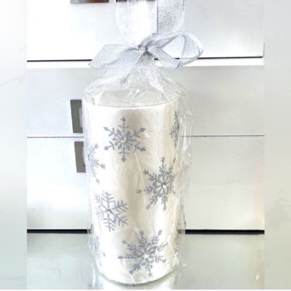 New Snowflakes Christmas Candles - Picture 1 of 7